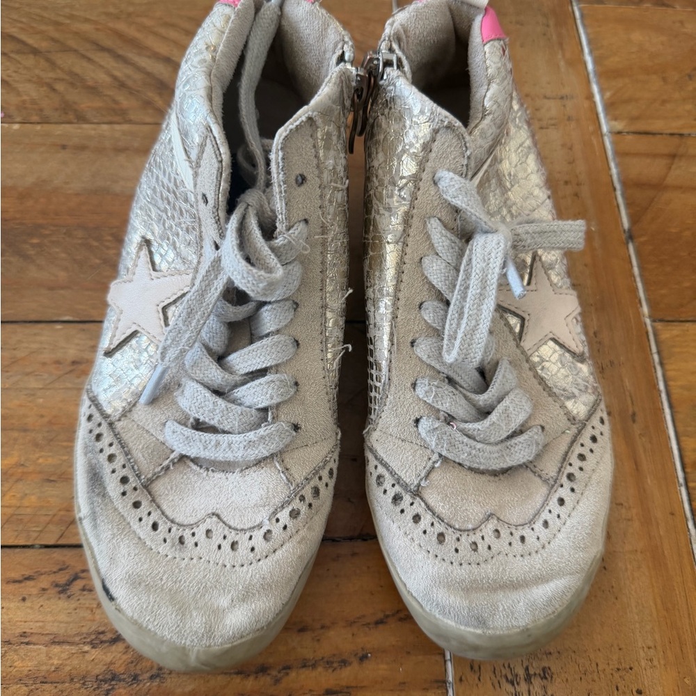 ShuShop Kids Sneakers with Silver and Pink Accents